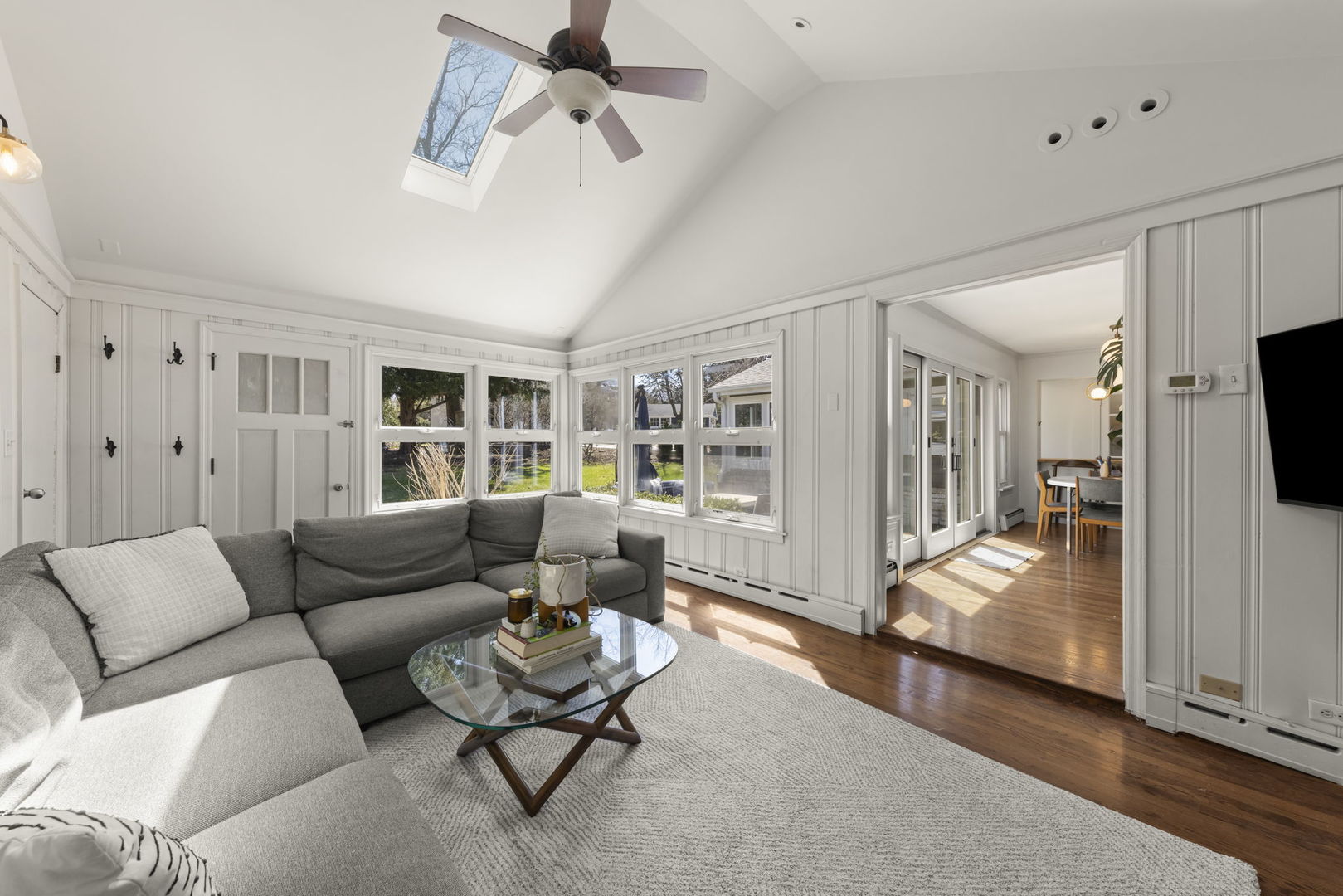 255 Crest Road Glen Ellyn, IL 60137 - Photo 7 of 28 Gallery Image 7