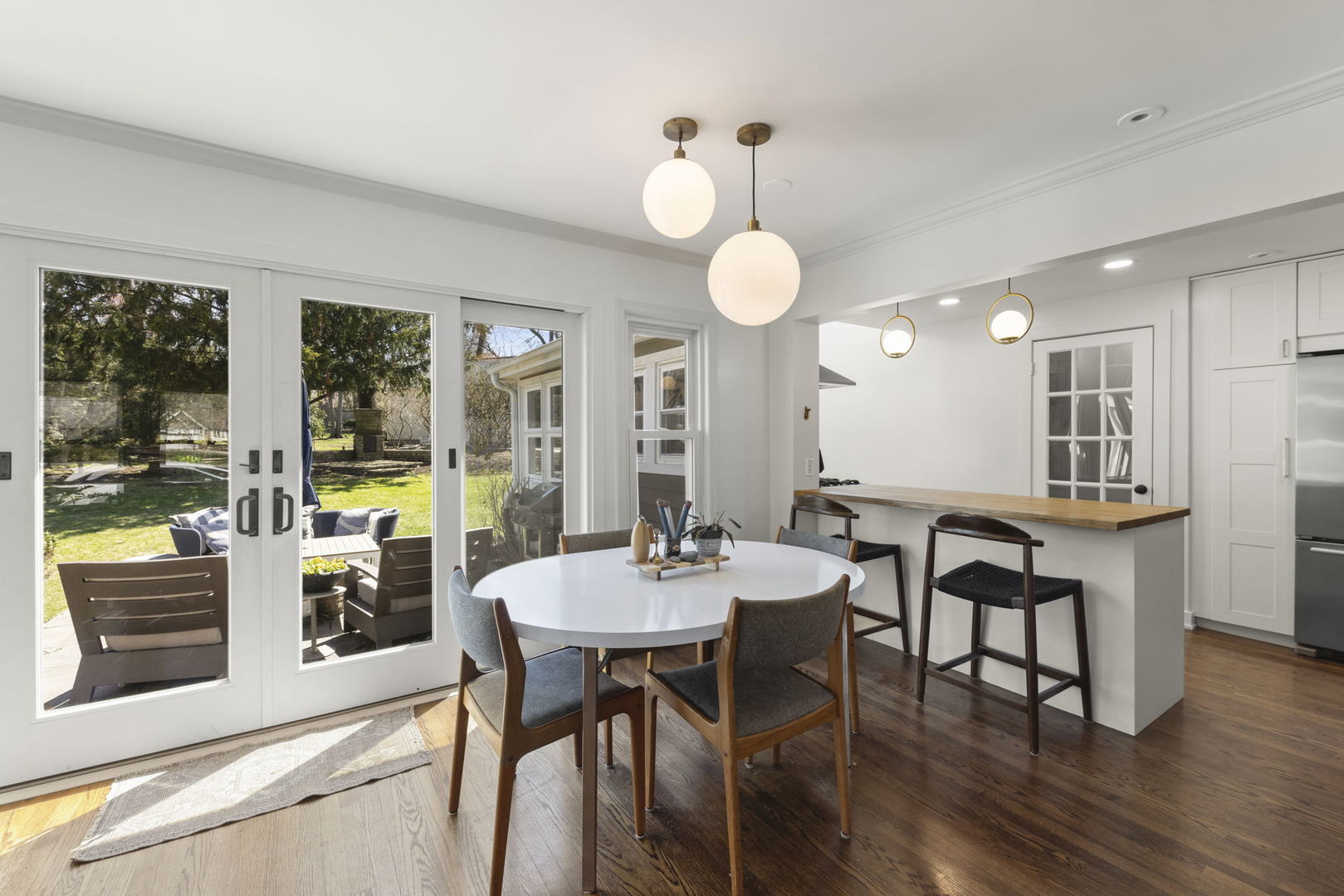 255 Crest Road Glen Ellyn, IL 60137 - Photo 8 of 28 Gallery Image 8