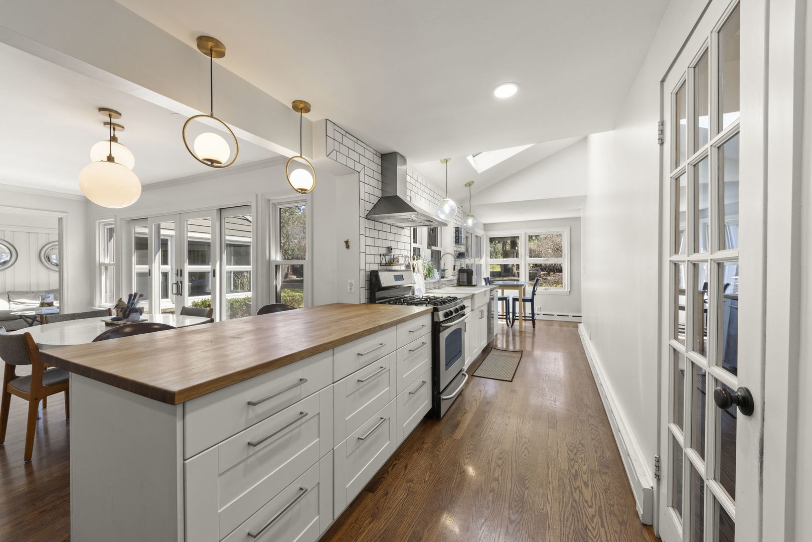 255 Crest Road Glen Ellyn, IL 60137 - Photo 9 of 28 Gallery Image 9