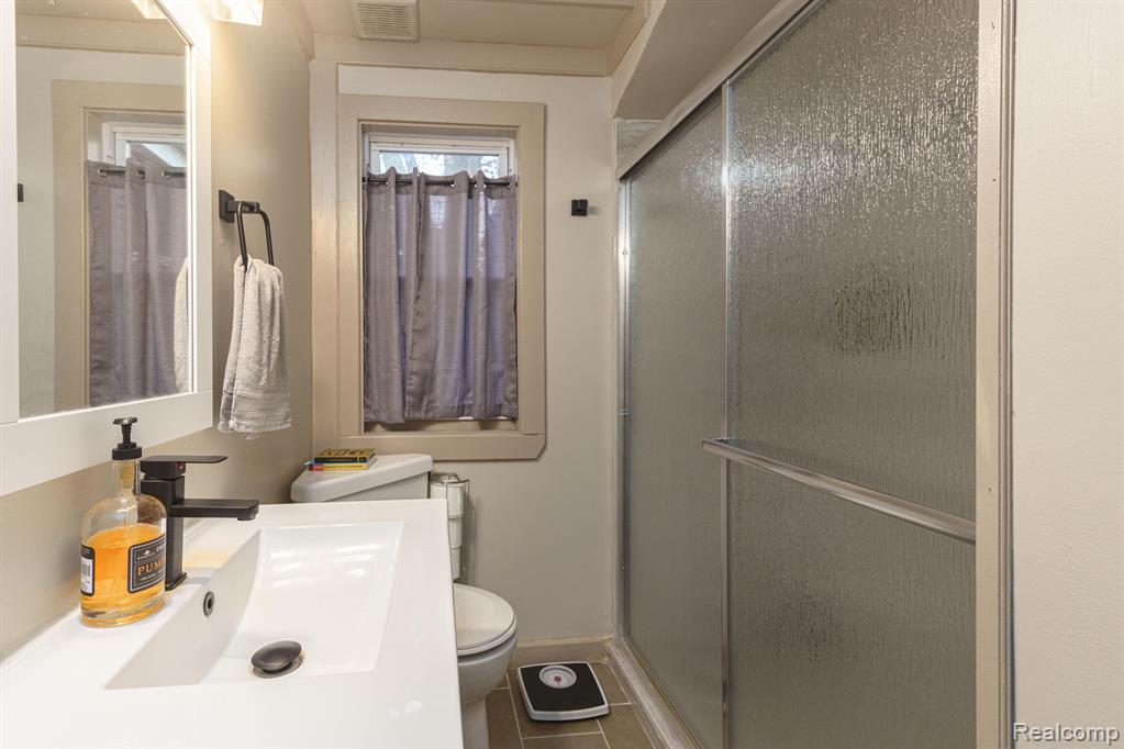20141 Sheffield Road Detroit, MI 48221 - Photo 28 of 37