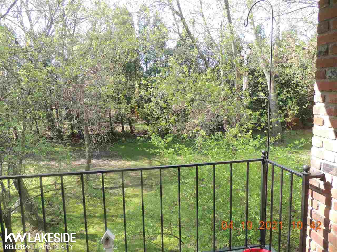 1675 Huntington Park, Unit B Rochester Hills, MI 48309 - Photo 4 of 42