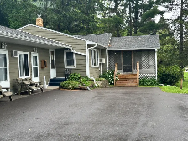 $595,000 | 240 North State Road, Alma, WI 54610