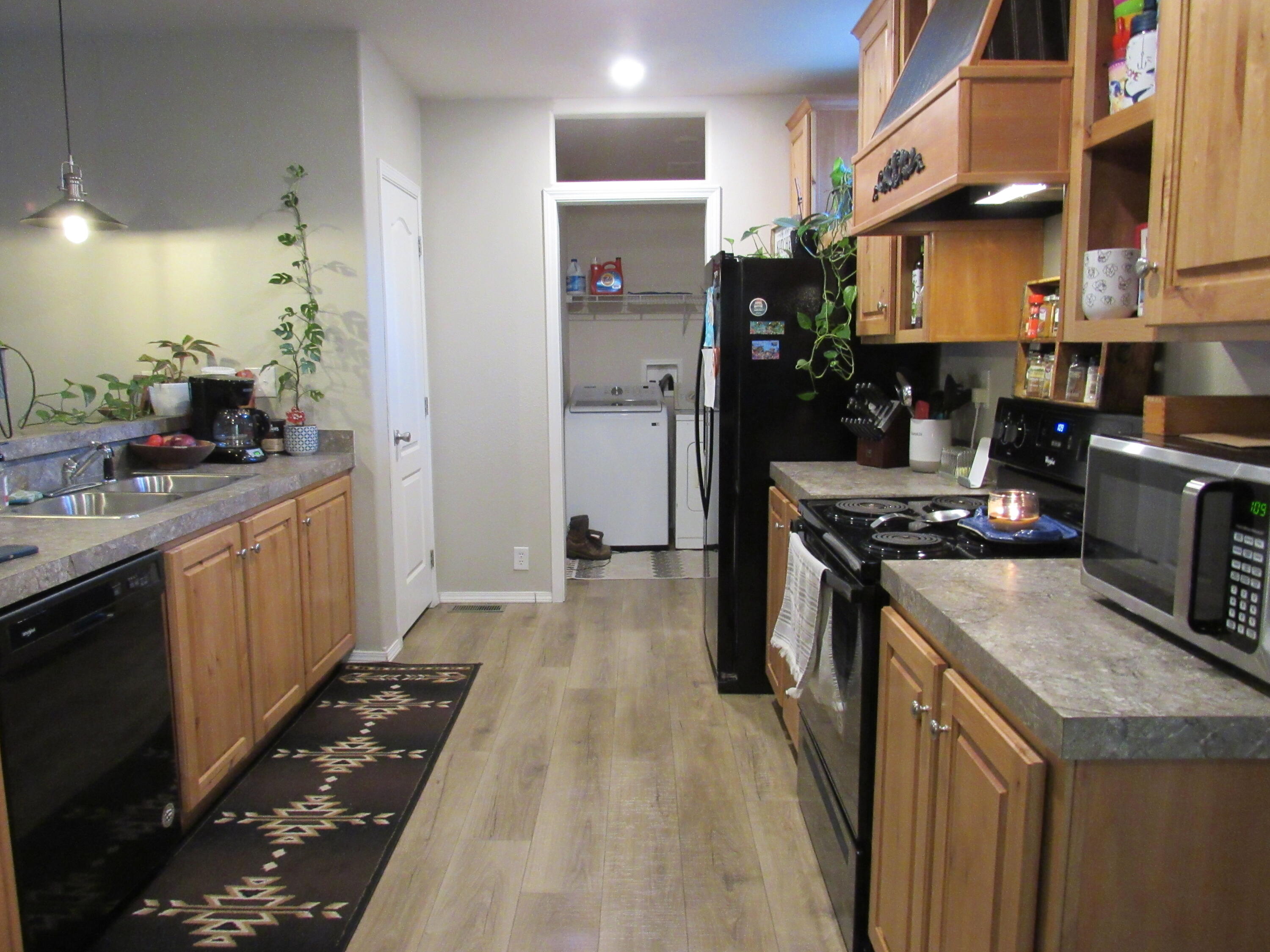 35712 Modoc Point Road, Unit 229700 Chiloquin, OR 97624 - Photo 4 of 23 kitchen