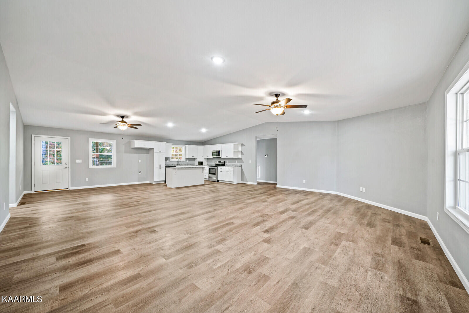 1045 Hargis Road Grimsley, TN 38565 - Photo 4 of 20 FB741EED-A5CA-488F-B396-BD4F3DFF00A0
