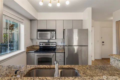 $300,000 | 1125 East Olive Street, Unit 202, Seattle, WA 98122