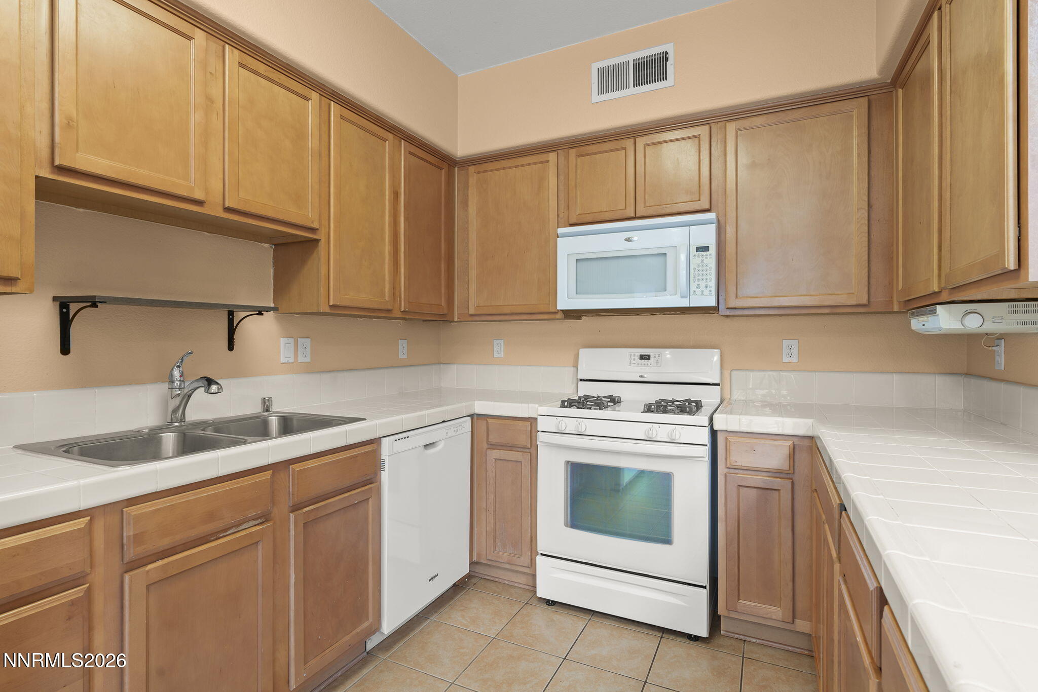 2180 Stanton Lane Reno, NV 89502 - Photo 9 of 20 9-web-or-mls-_DSC5543