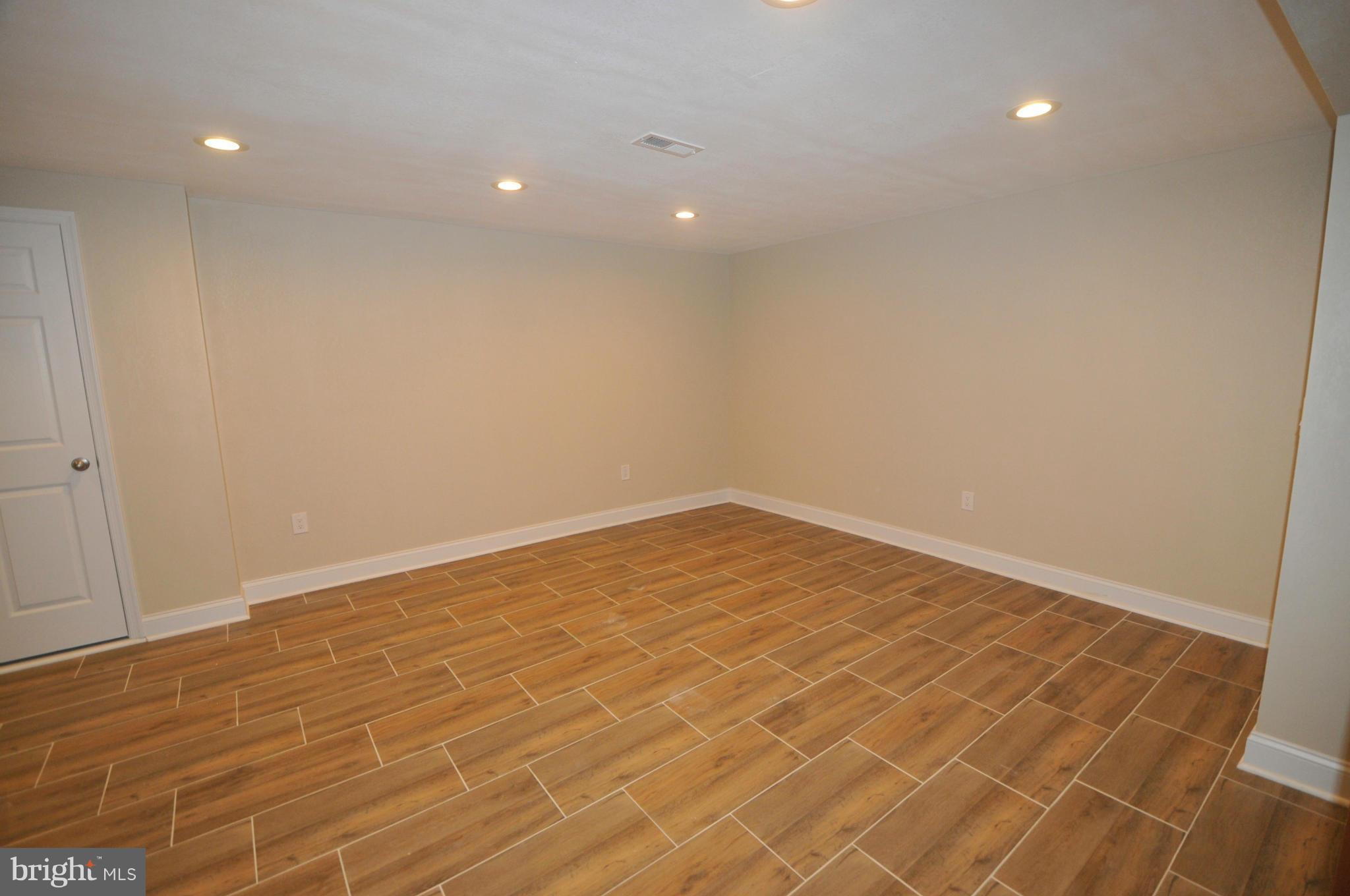324 Murdock Road Baltimore, MD 21212 - Photo 12 of 16 Family Room