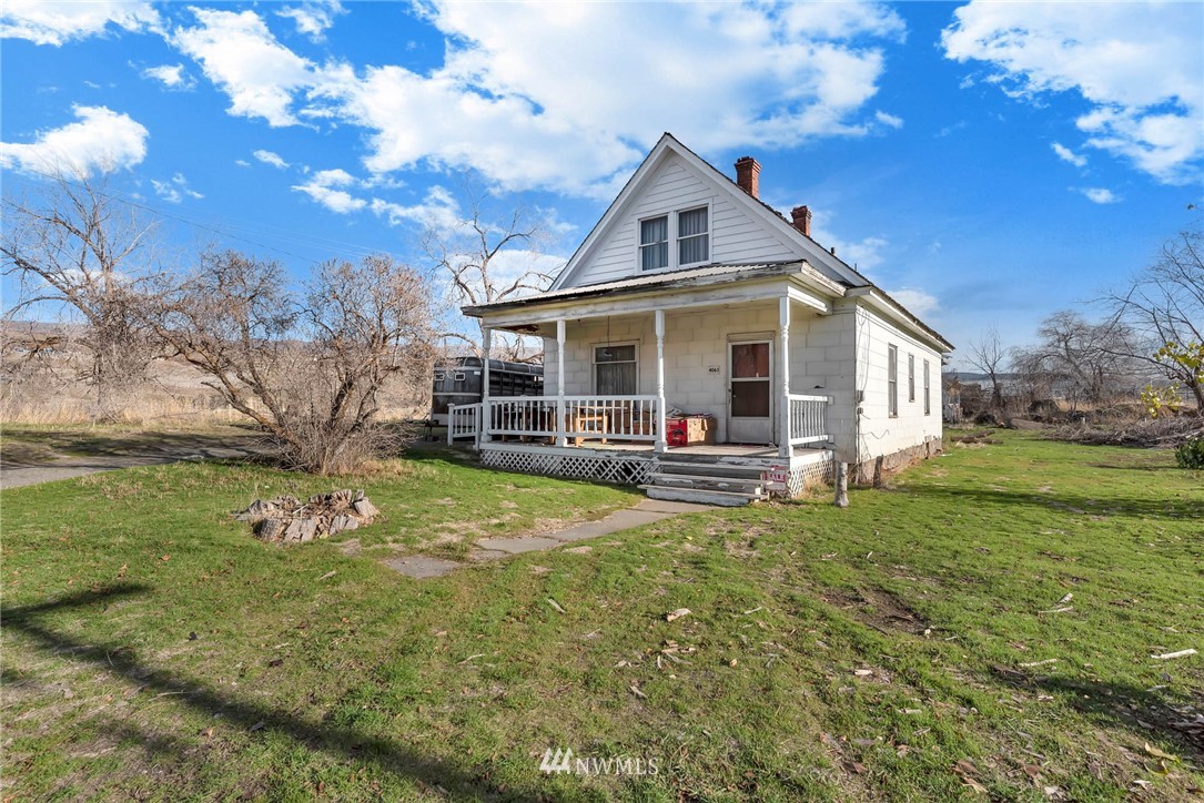 4065 West Malaga Road Malaga, WA 98828 - Photo 1 of 27 Gallery Image 1