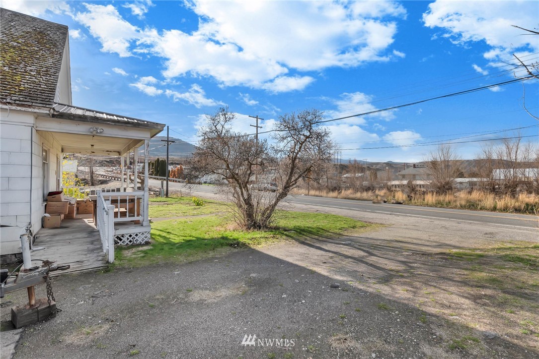 4065 West Malaga Road Malaga, WA 98828 - Photo 4 of 27 Gallery Image 4