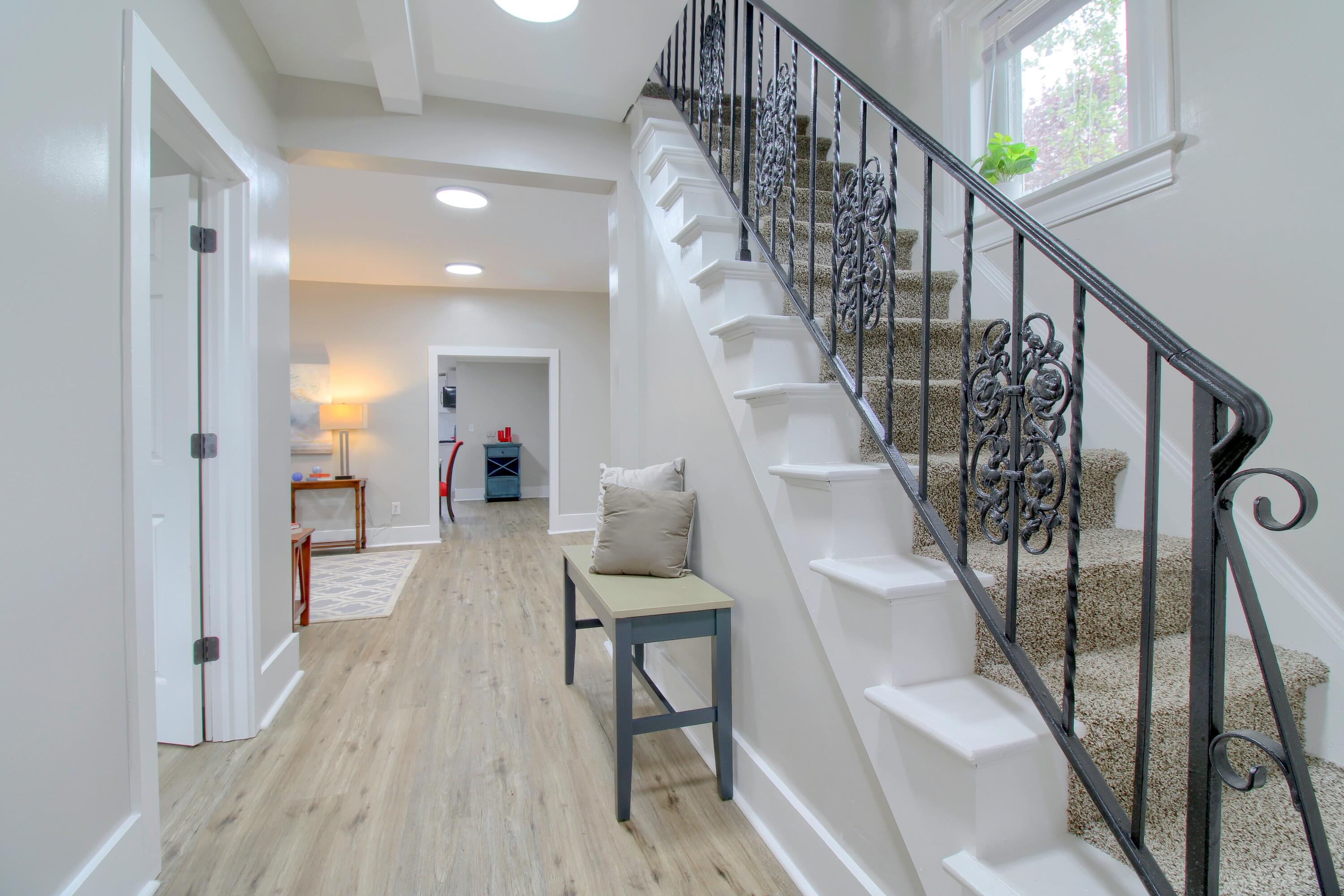 127 Bates Street Jackson, MI 49202 - Photo 29 of 39 Foyer-2nd-View (5)