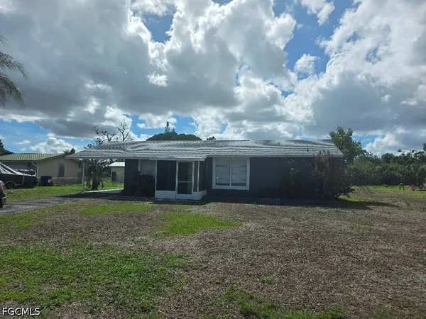 $1,400 | 311 Schoolside Drive, Lehigh Acres, FL 33936