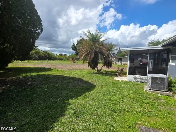 $1,400 | 311 Schoolside Drive, Lehigh Acres, FL 33936
