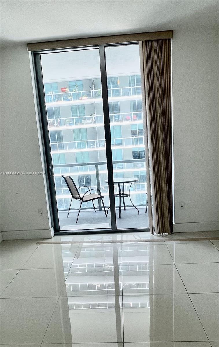 79 Southwest 12th Street, Unit 1407 Miami, FL 33130 - Photo 5 of 16