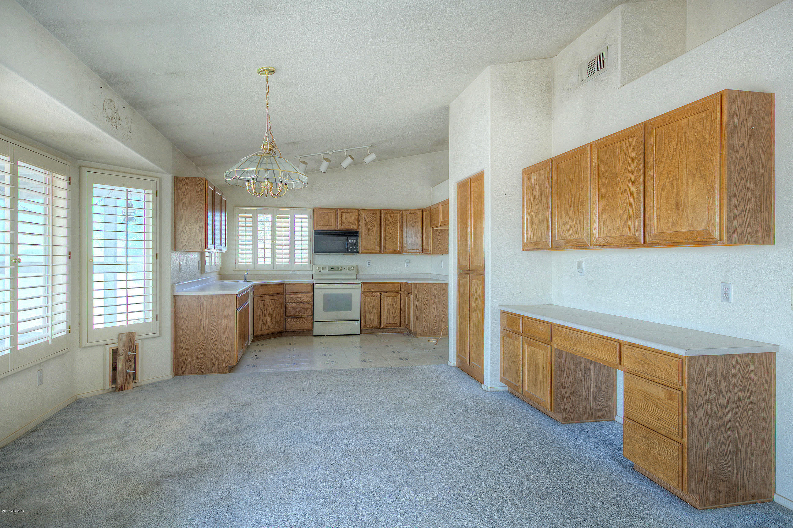 7 East Irvine Road Phoenix, AZ 85086 - Photo 8 of 25 Eat in Nook