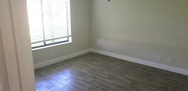 $2,000 | 6660 Somerset Drive, Unit 104, Boca Raton, FL 33433