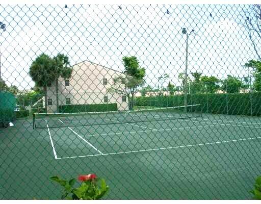 6660 Somerset Drive, Unit 104 Boca Raton, FL 33433 - Photo 5 of 20 TENNIS COURTS