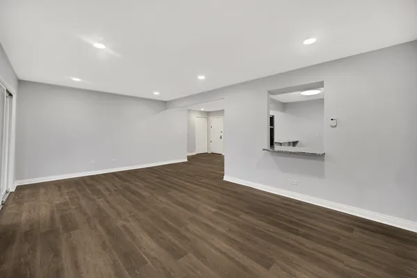 $2,500 | 10361 Dearlove Road, Unit 1I, Glenview, IL 60025