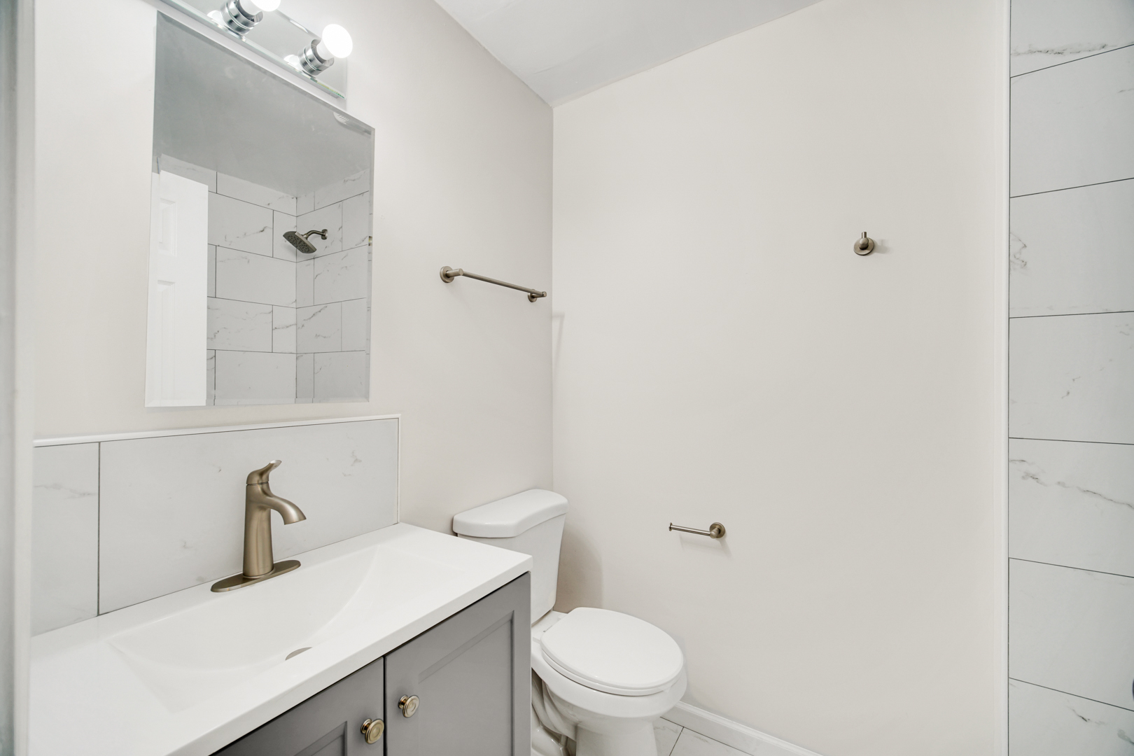 10361 Dearlove Road, Unit 1I Glenview, IL 60025 - Photo 8 of 13