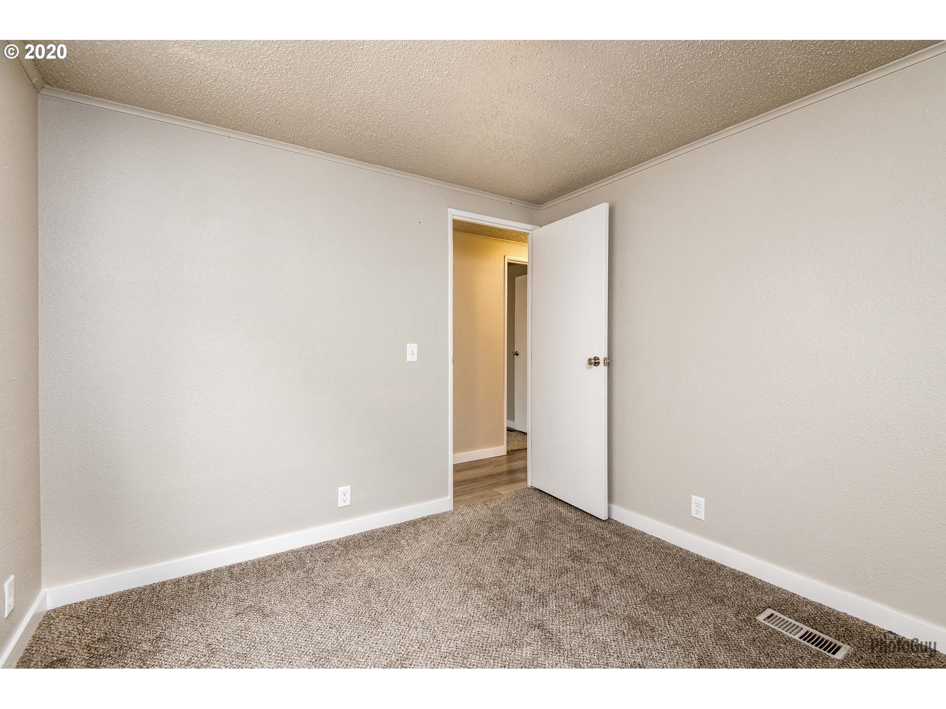 1053 South 58th Street Springfield, OR 97478 - Photo 27 of 32 a view of an empty room