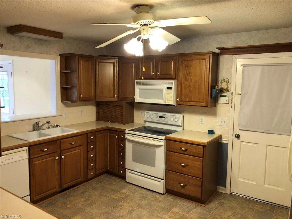 1512 Marshall Smith Road King, NC 27021 - Photo 11 of 50