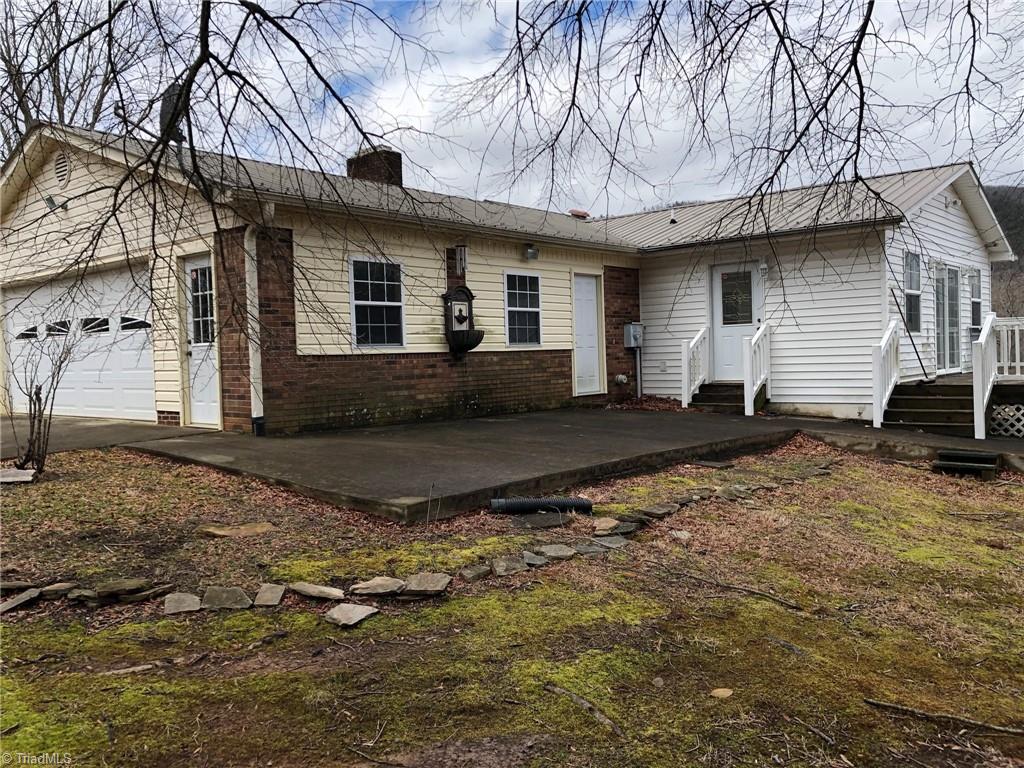 1512 Marshall Smith Road King, NC 27021 - Photo 4 of 50