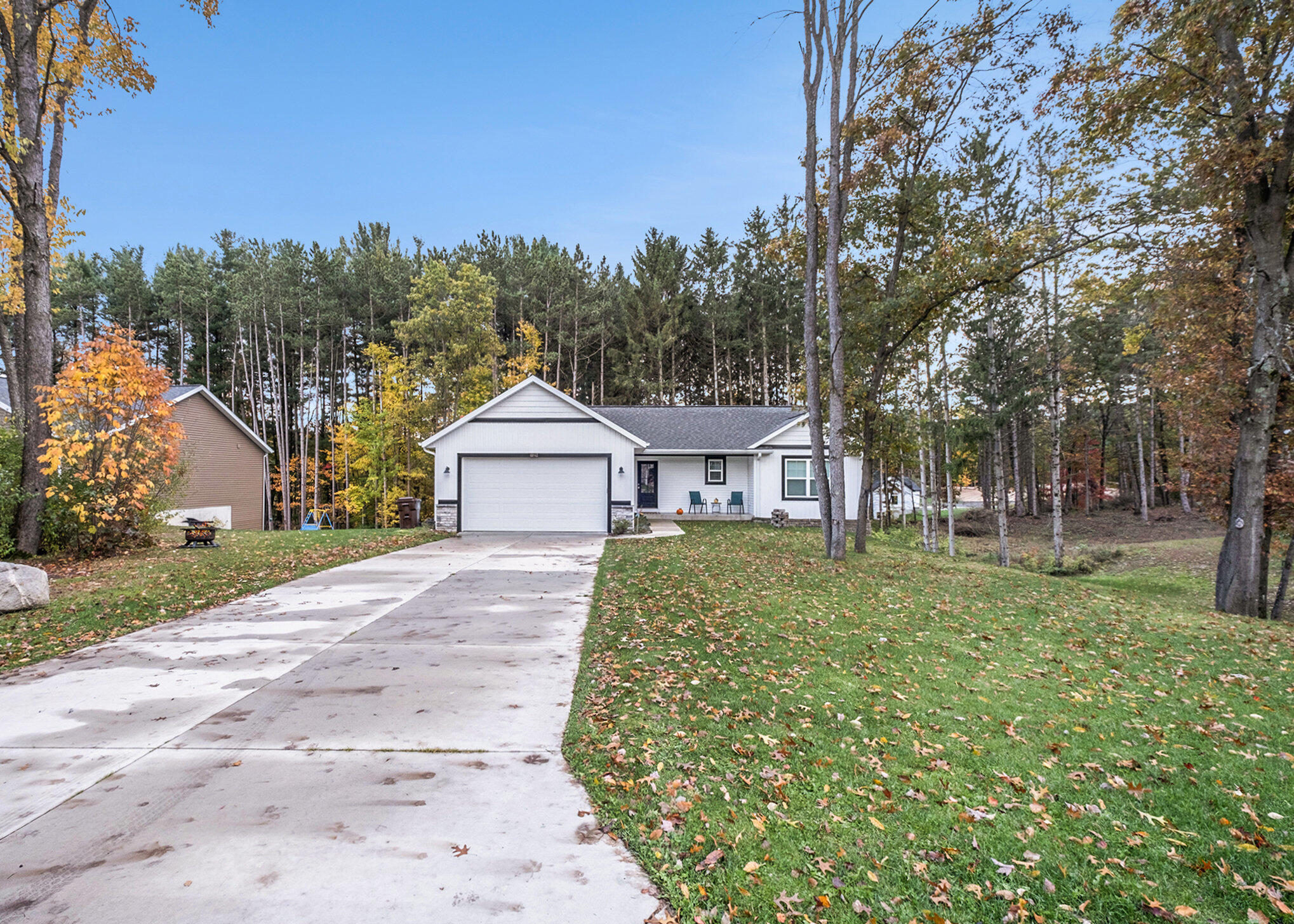 13142 Spruce Ridge Drive Northeast Gowen, MI 49326 - Photo 3 of 28 exterior