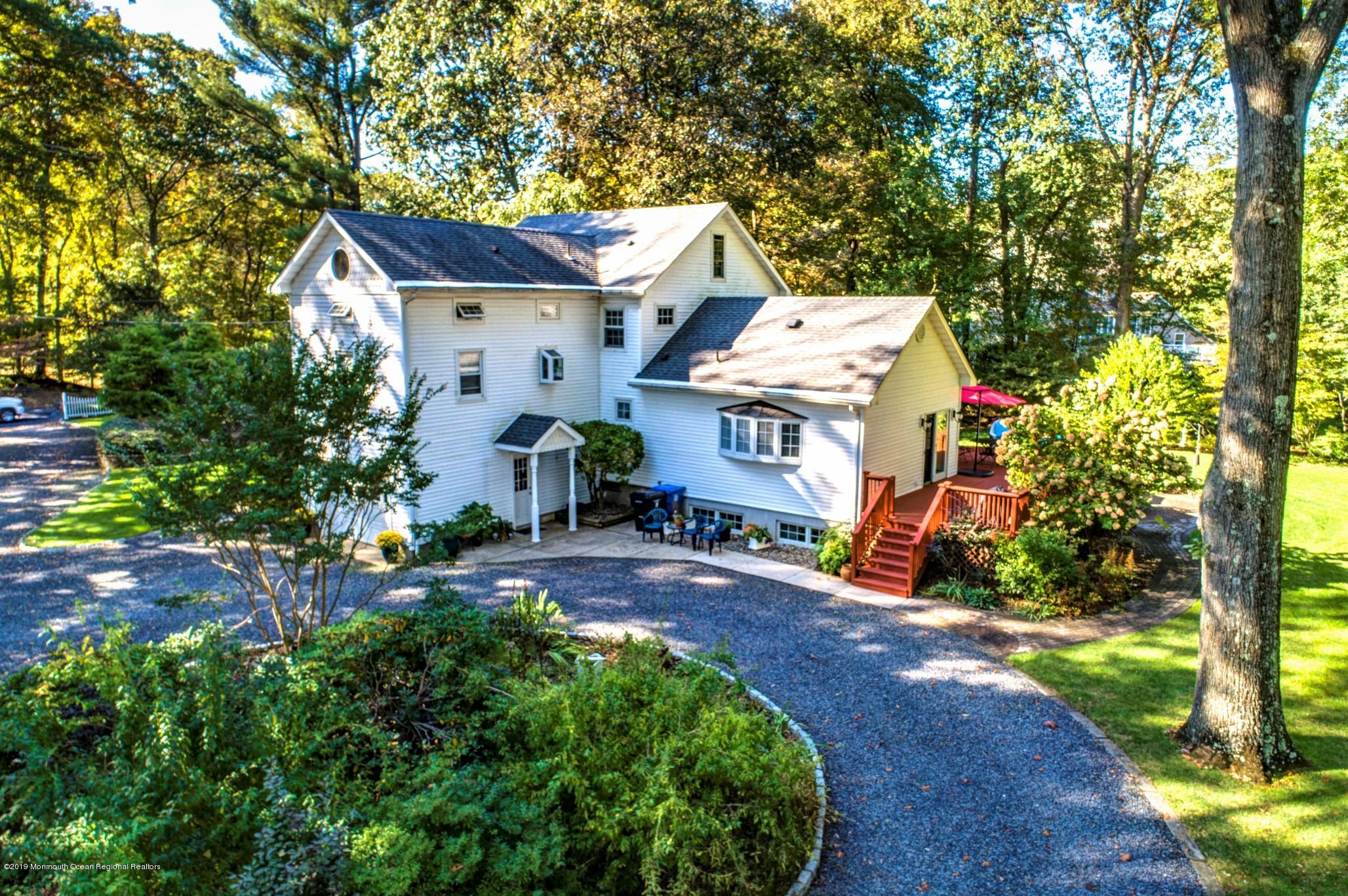 134 Sleepy Hollow Road Red Bank, NJ 07701 - Photo 7 of 57 Circular Driveway