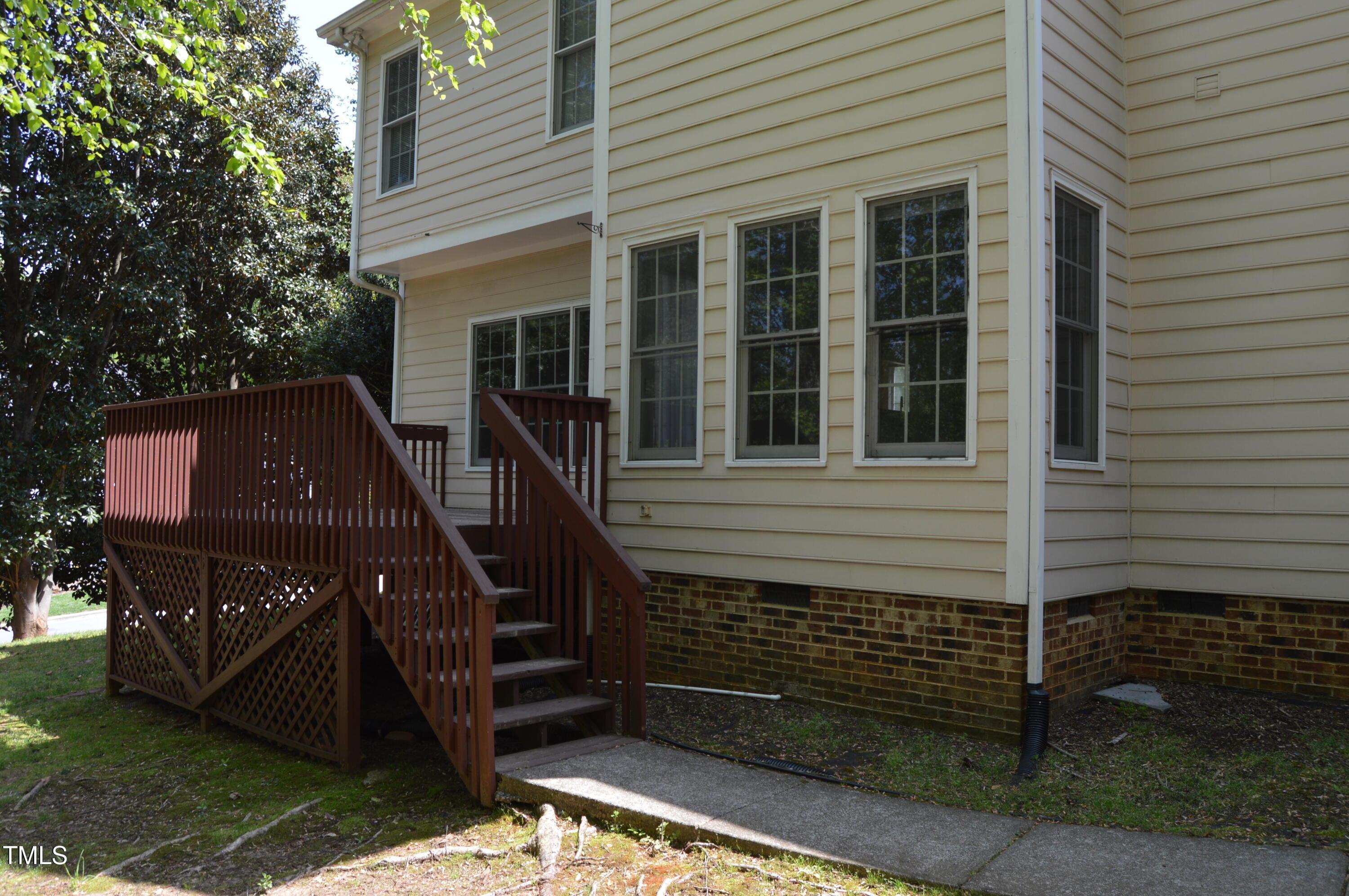 4200 Samantha Drive Raleigh, NC 27613 - Photo 4 of 20 Photo #4
