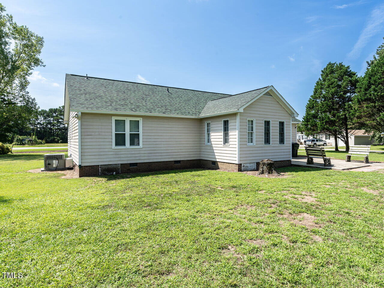 597 Thorne Road Selma, NC 27576 - Photo 3 of 28 029-1280x960-back-of-home