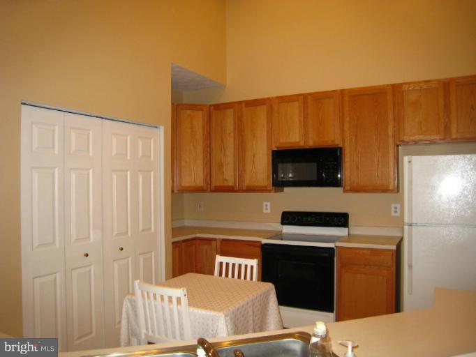 9603 Haven Farm Road, Unit 9603L Perry Hall, MD 21128 - Photo 4 of 16 Kitchen