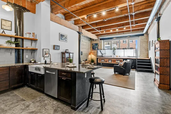 $324,900 | 406 Wacouta Street, Unit 216, St. Paul, MN 55101