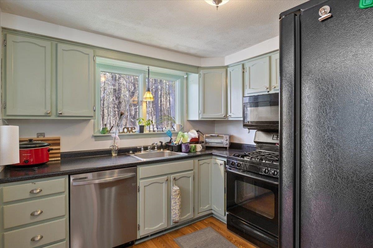 9 Pine Meadows Drive Exeter, NH 03833 - Photo 9 of 24