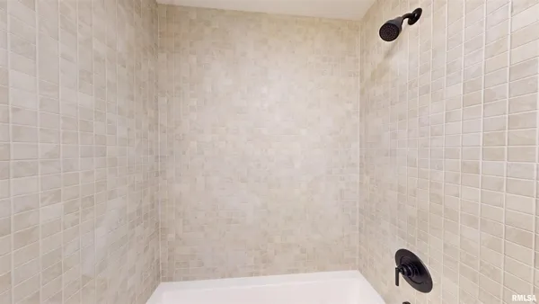 $306,625 | 5922 Butterfield Court, Bettendorf, IA 52722