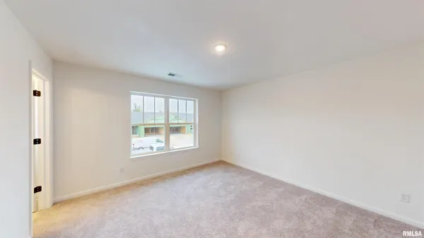 $306,625 | 5922 Butterfield Court, Bettendorf, IA 52722