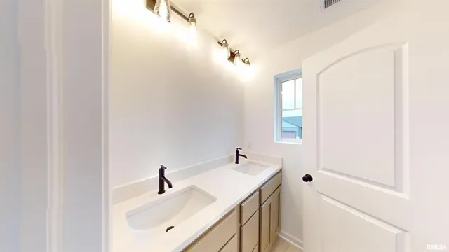 $326,625 | 5922 Butterfield Court, Bettendorf, IA 52722