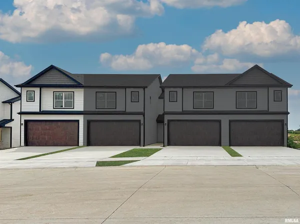 $306,625 | 5922 Butterfield Court, Bettendorf, IA 52722