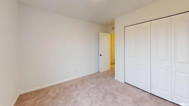 $326,625 | 5922 Butterfield Court, Bettendorf, IA 52722