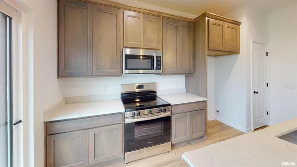 $306,625 | 5922 Butterfield Court, Bettendorf, IA 52722