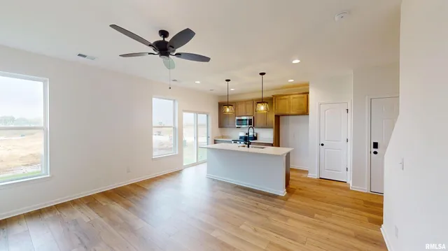 $326,625 | 5922 Butterfield Court, Bettendorf, IA 52722