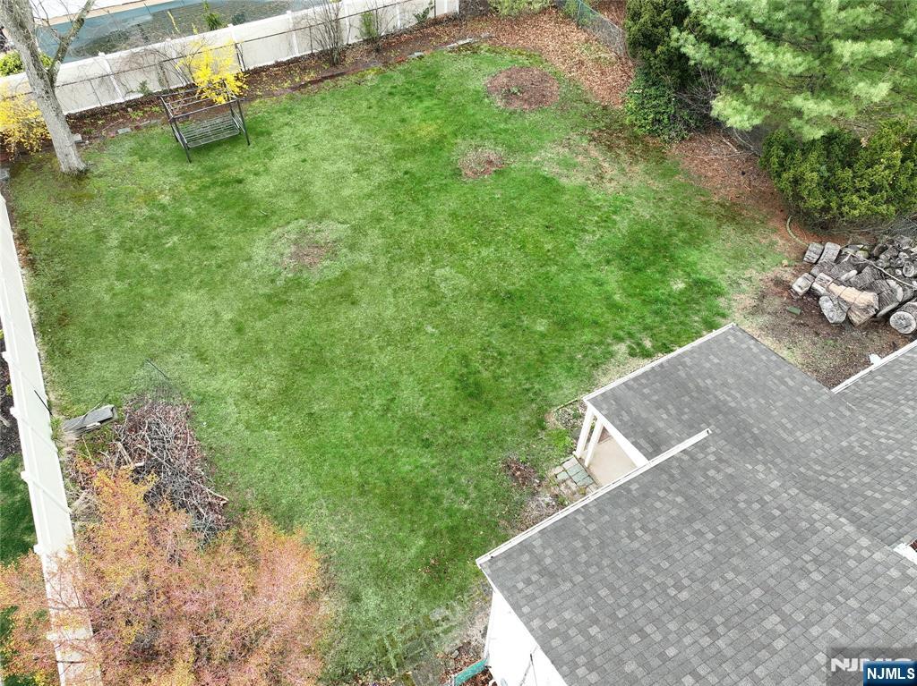 324 Edstan Way Paramus, NJ 07652 - Photo 27 of 35