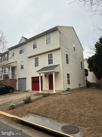 $2,200 | 402 Shaw Court, Fredericksburg, VA 22405