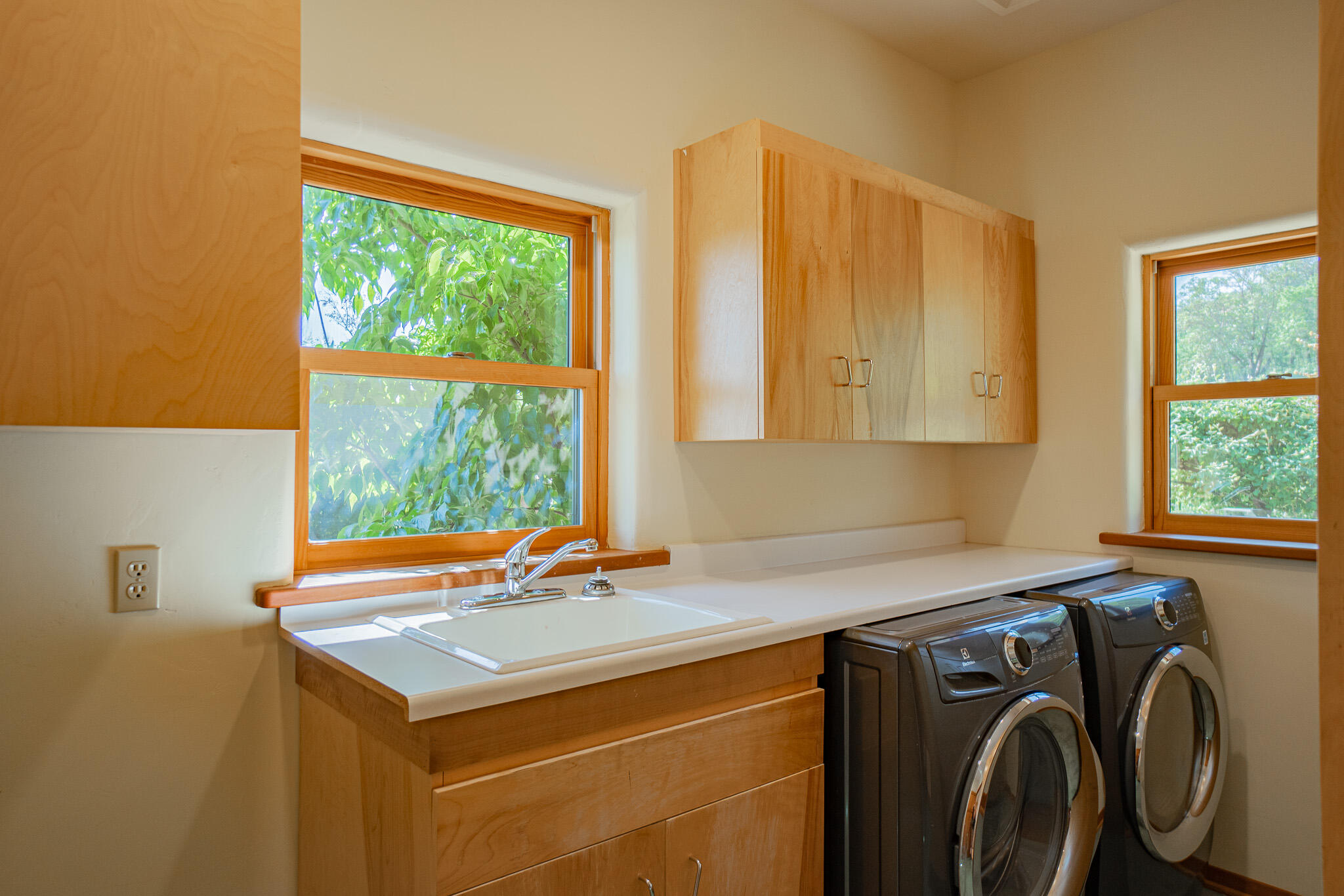 1785 Zemke Road Talent, OR 97540 - Photo 29 of 61 DSC09642-HDR