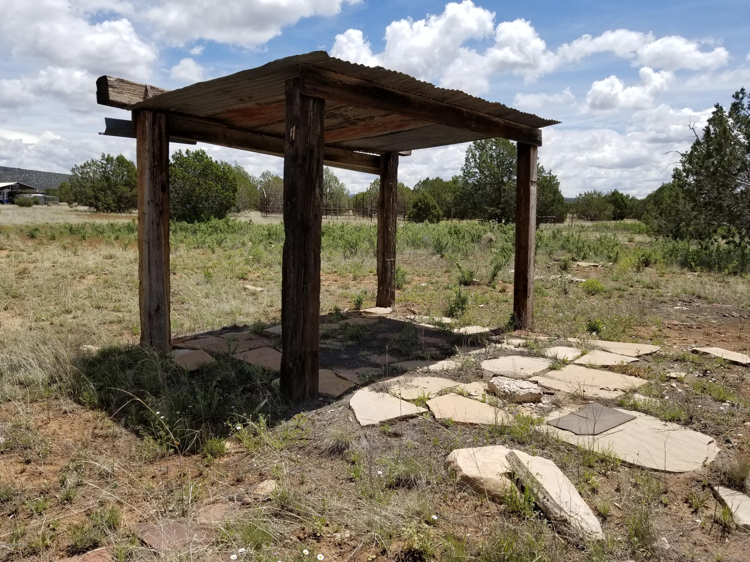 2219 North Forest Line Road Williams, AZ 86046 - Photo 8 of 15 Structure on Property