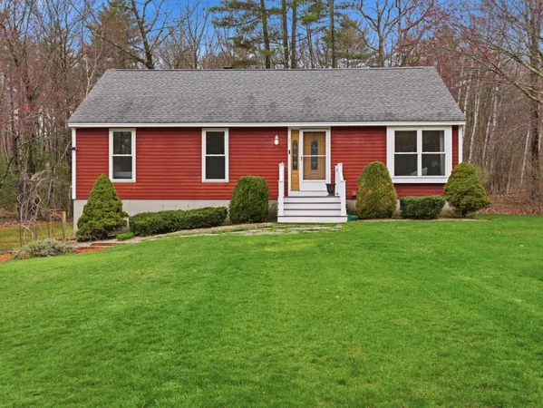 $489,900 | 5 Jericho Drive, Kingston, NH 03848