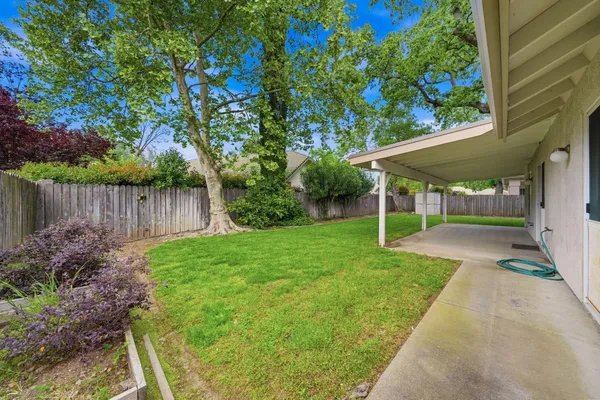 $448,000 | 3764 Eagle Parkway, Redding, CA 96001