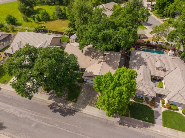 $448,000 | 3764 Eagle Parkway, Redding, CA 96001
