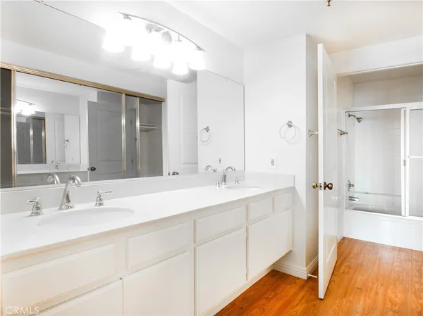 $789,000 | 2559 Plaza Del Amo, Unit 205, Torrance, CA 90503