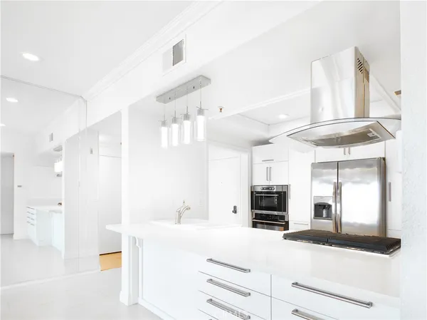 $789,000 | 2559 Plaza Del Amo, Unit 205, Torrance, CA 90503
