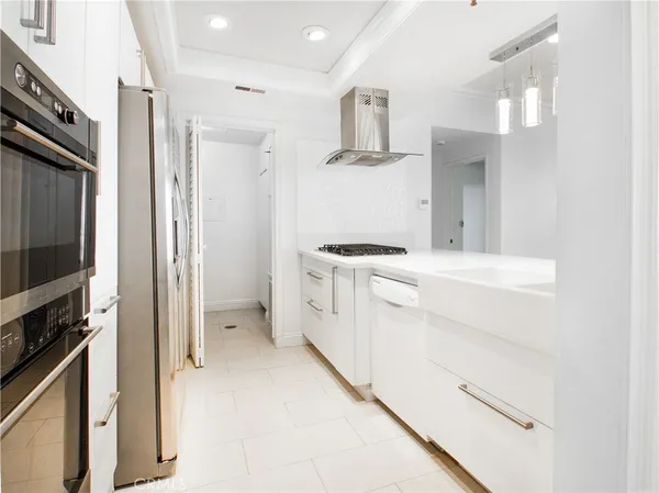 $789,000 | 2559 Plaza Del Amo, Unit 205, Torrance, CA 90503
