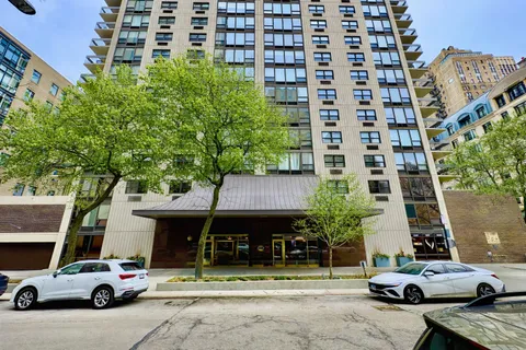 $645,000 | 1313 North Ritchie Court, Unit 2307, Chicago, IL 60610
